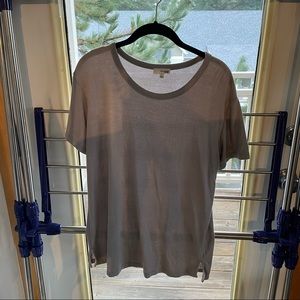 Aritzia beige tee shirt